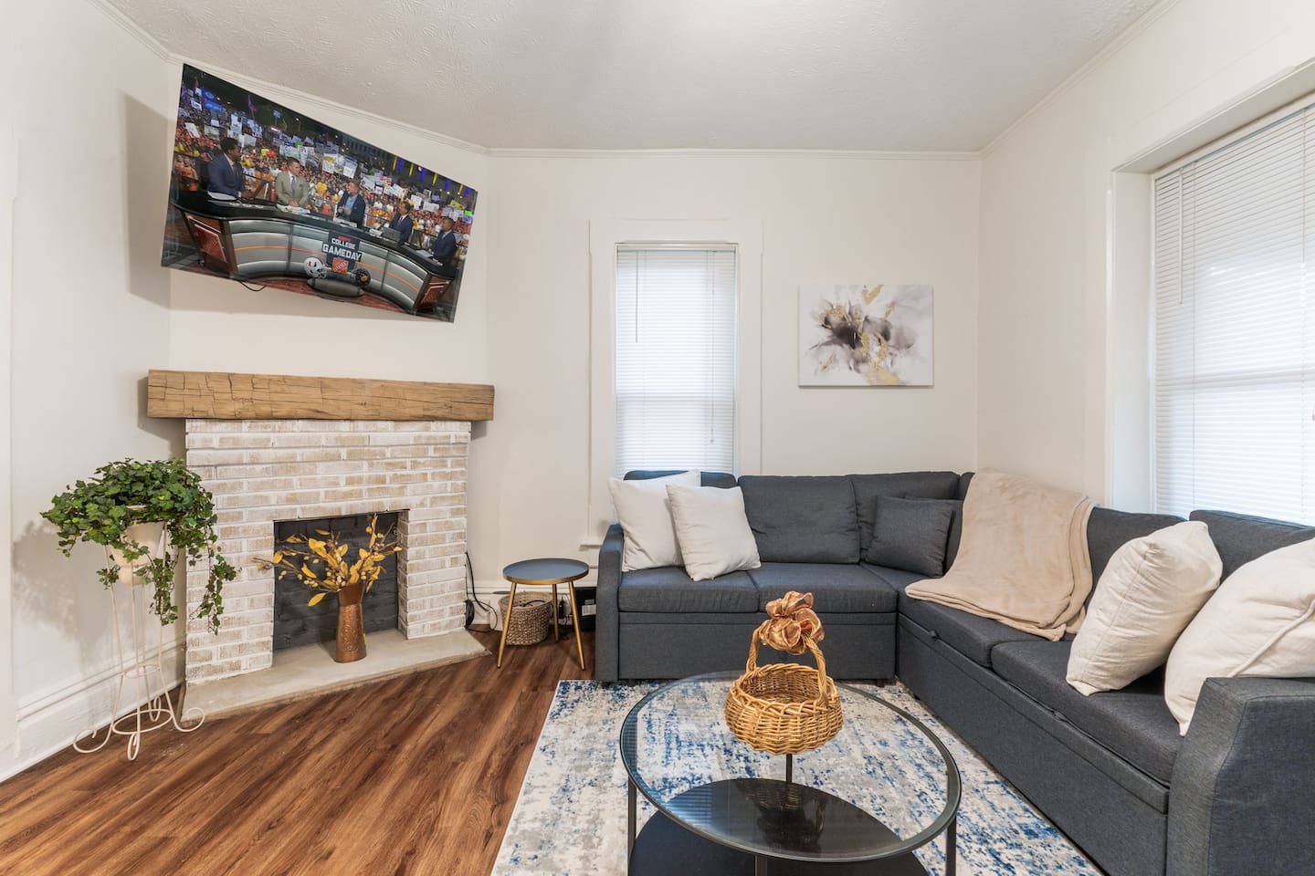 Steps 2 High ST - BIG Patio - Private parking- OSU