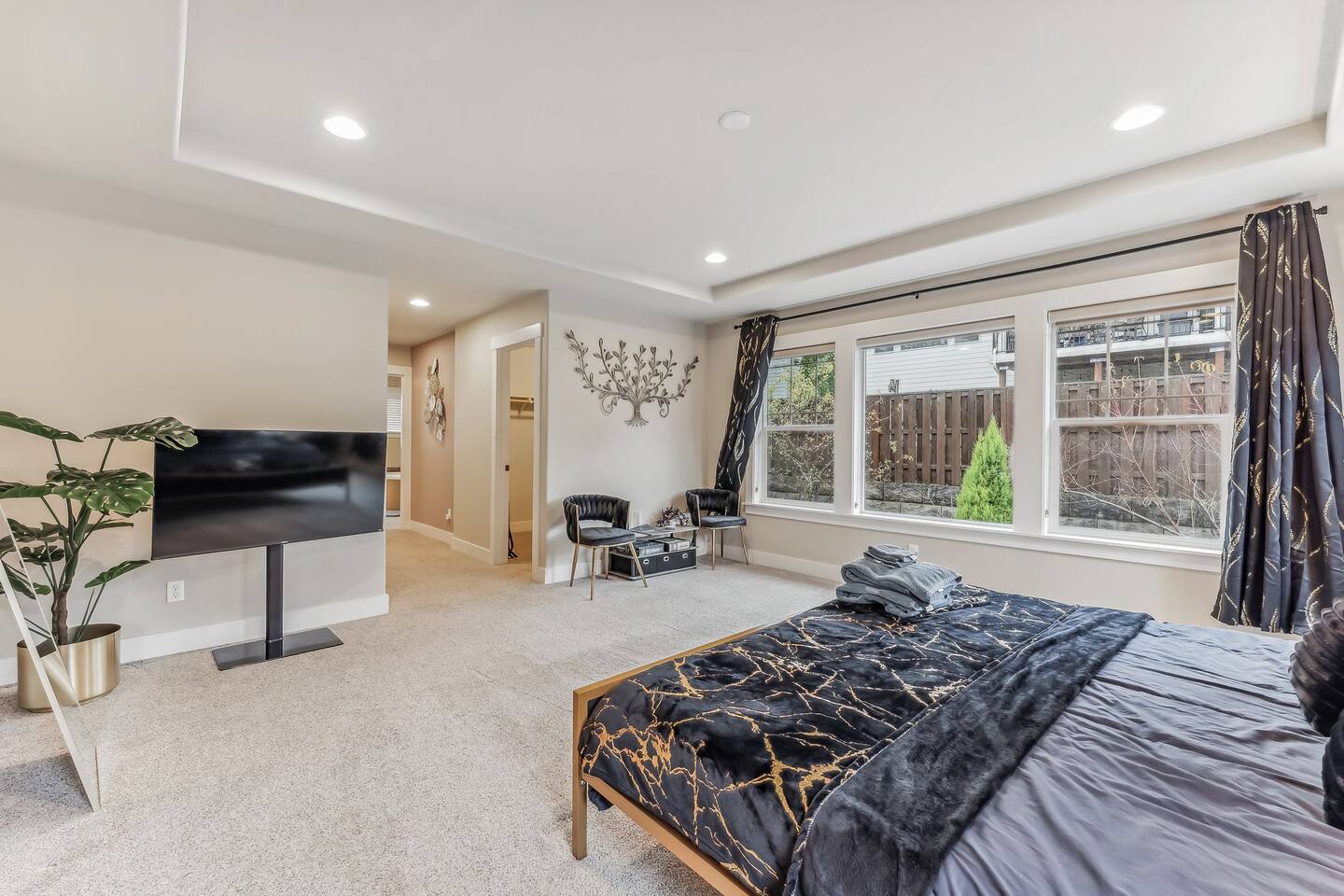 CF-Pet friendly + Outdoor dining w/BBQ + Streaming