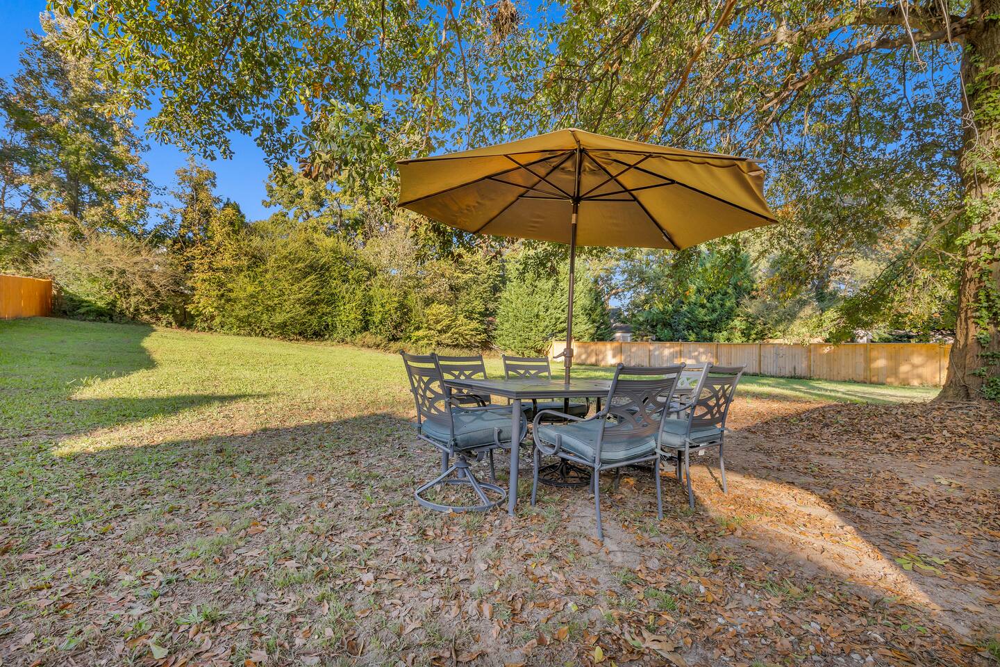 College Park Charmer Near ATL | Parking