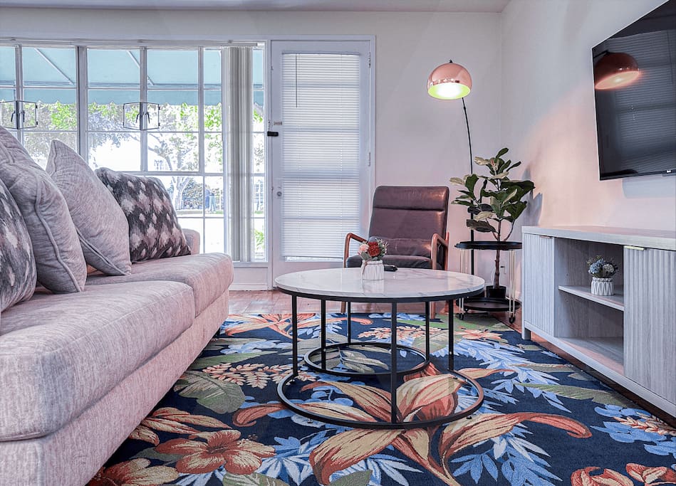 Townhouse, Miracle Mile, 90036