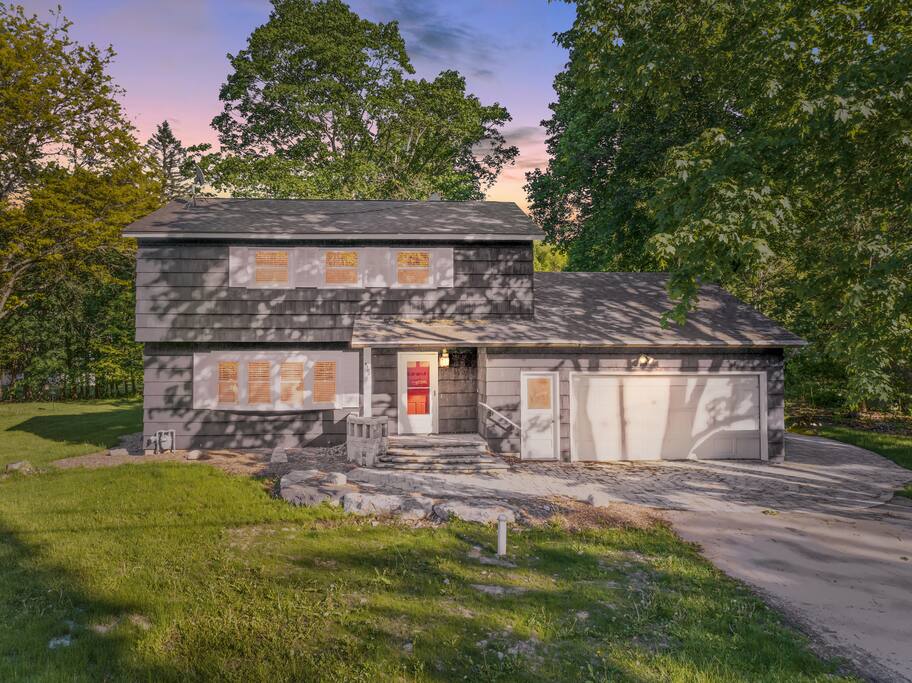 *NEW* Game Room & Yard, near Syracuse University