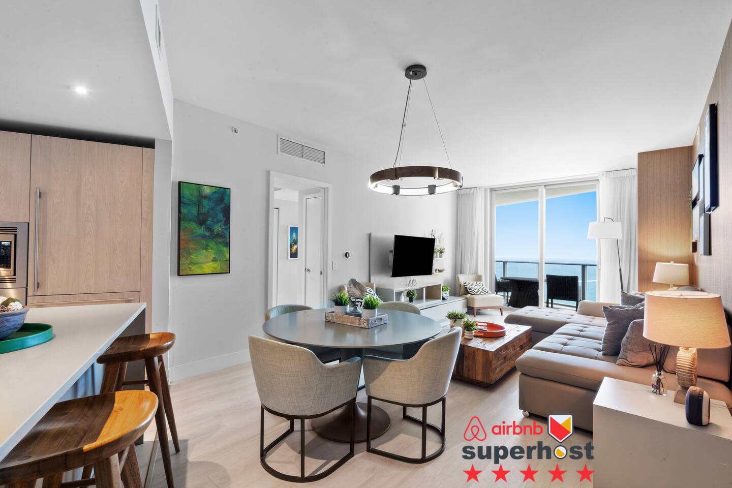 Paradise on the Coast: Gorgeous Oceanfront Condo