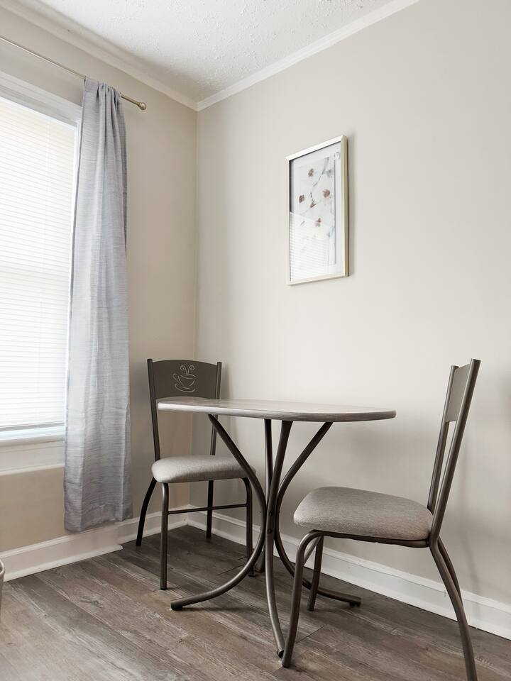 Riverside A3 | QUEEN 1BD/1BA Apt near River photo 3