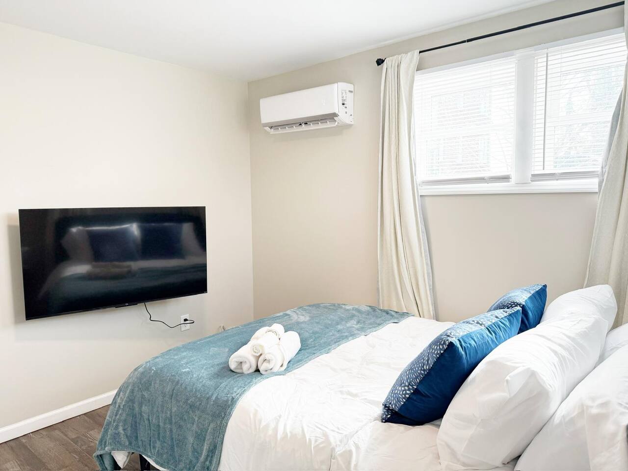 Riverside A1 | QUEEN 2BD/1BA Apt near River