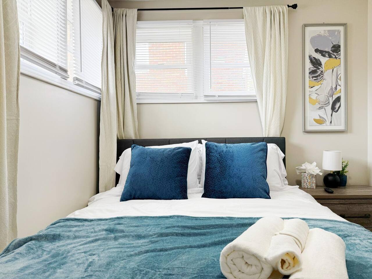 Riverside A1 | QUEEN 2BD/1BA Apt near River