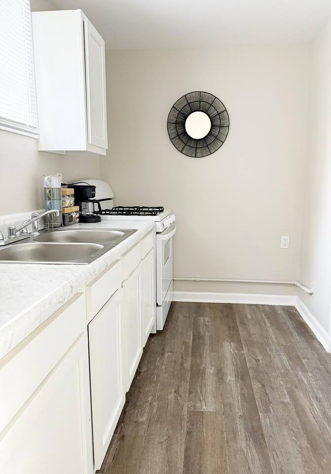 Riverside A1 | QUEEN 2BD/1BA Apt near River