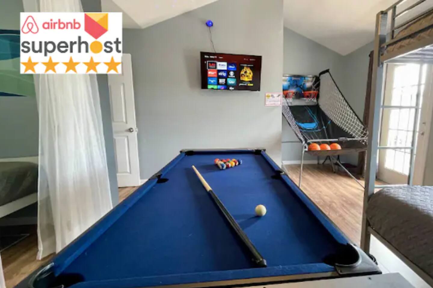 Red Beach House, Game Room, Sleep 8, Swim Pool