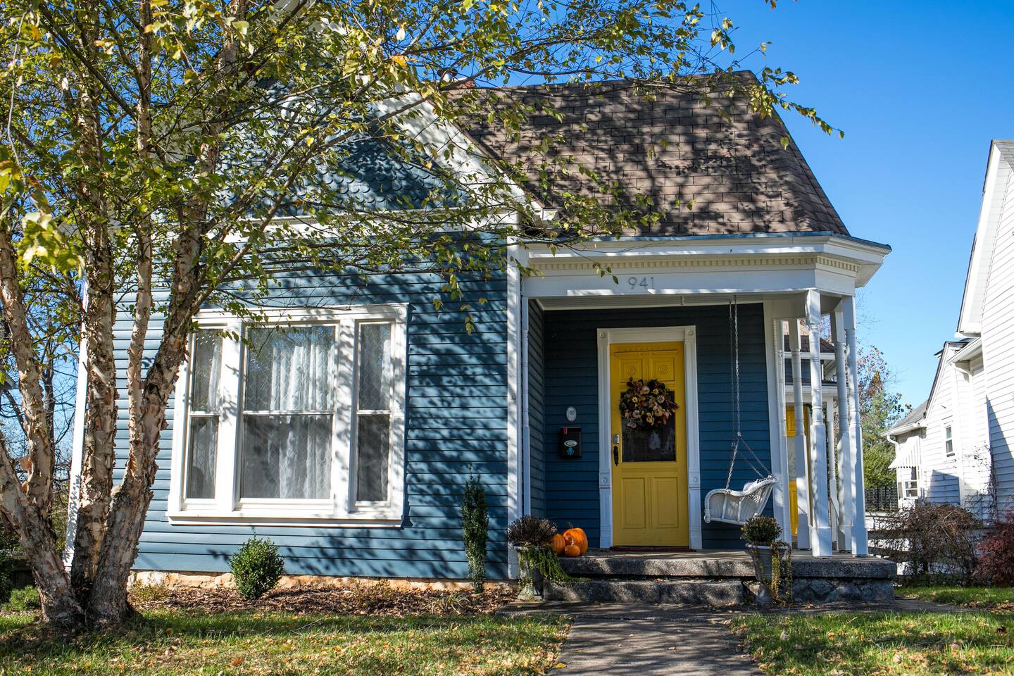 Blue Belle: Storybook Spring Escape - Cozy 2BR