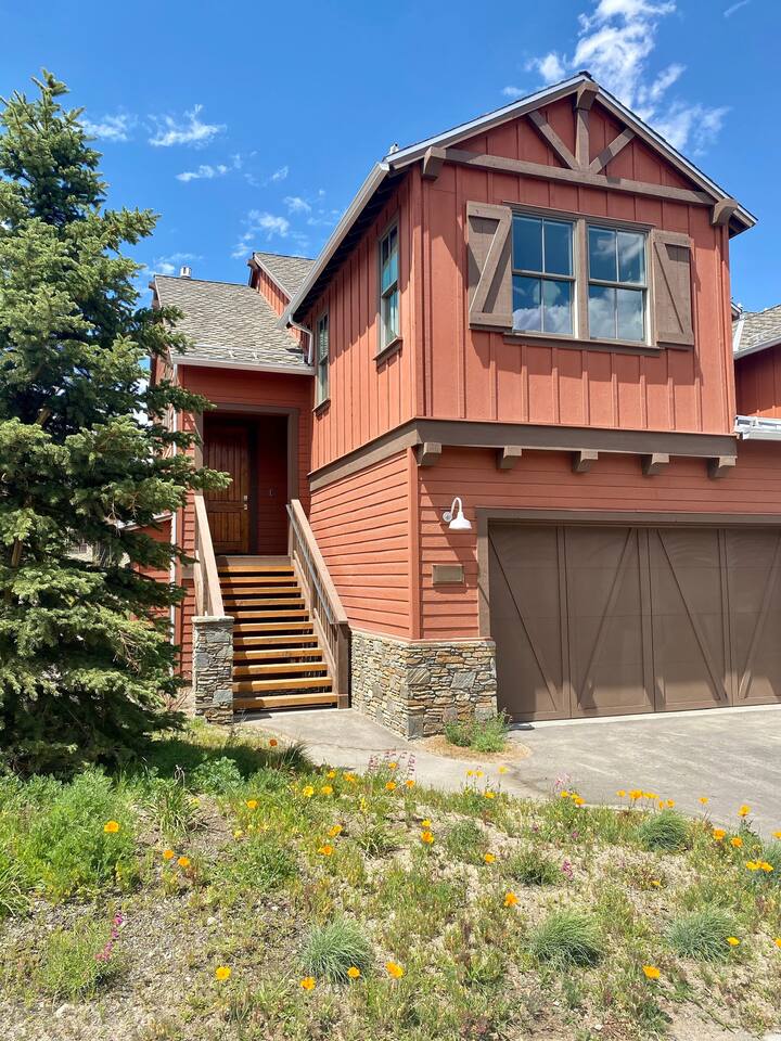 Luxury Mountain Retreat with Mammoth’s Best Views