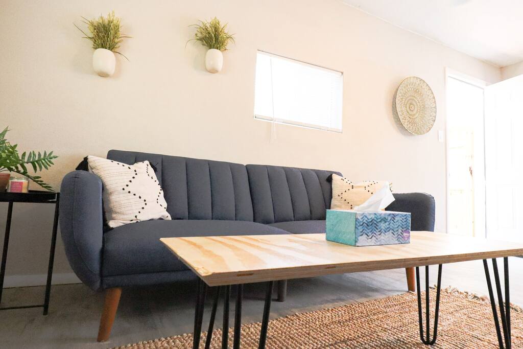 Nob Hill/UNM Luxury Remodel Small House /King Beds