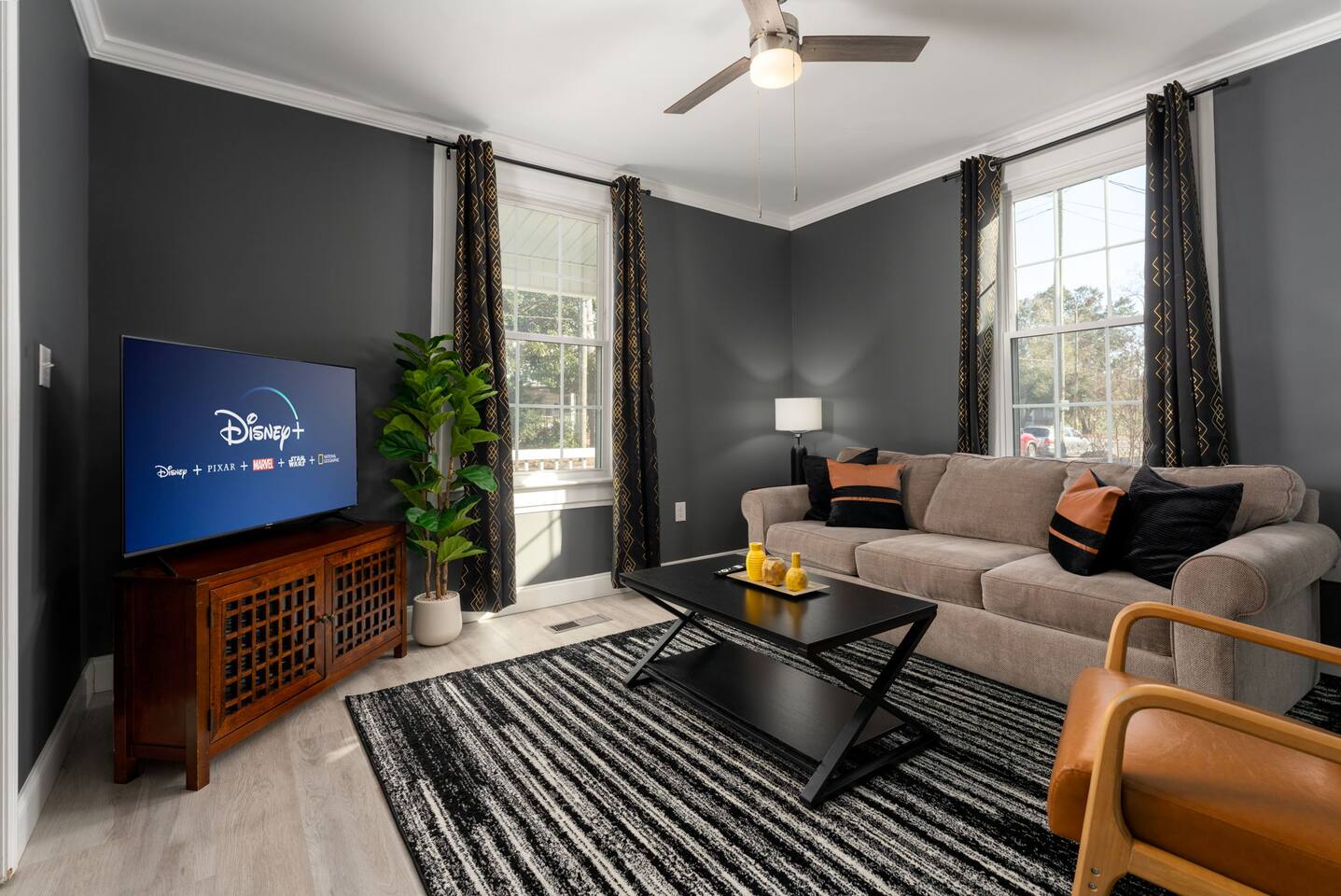 Walkable | Downtown ILM | Cargo District | Sleep 7