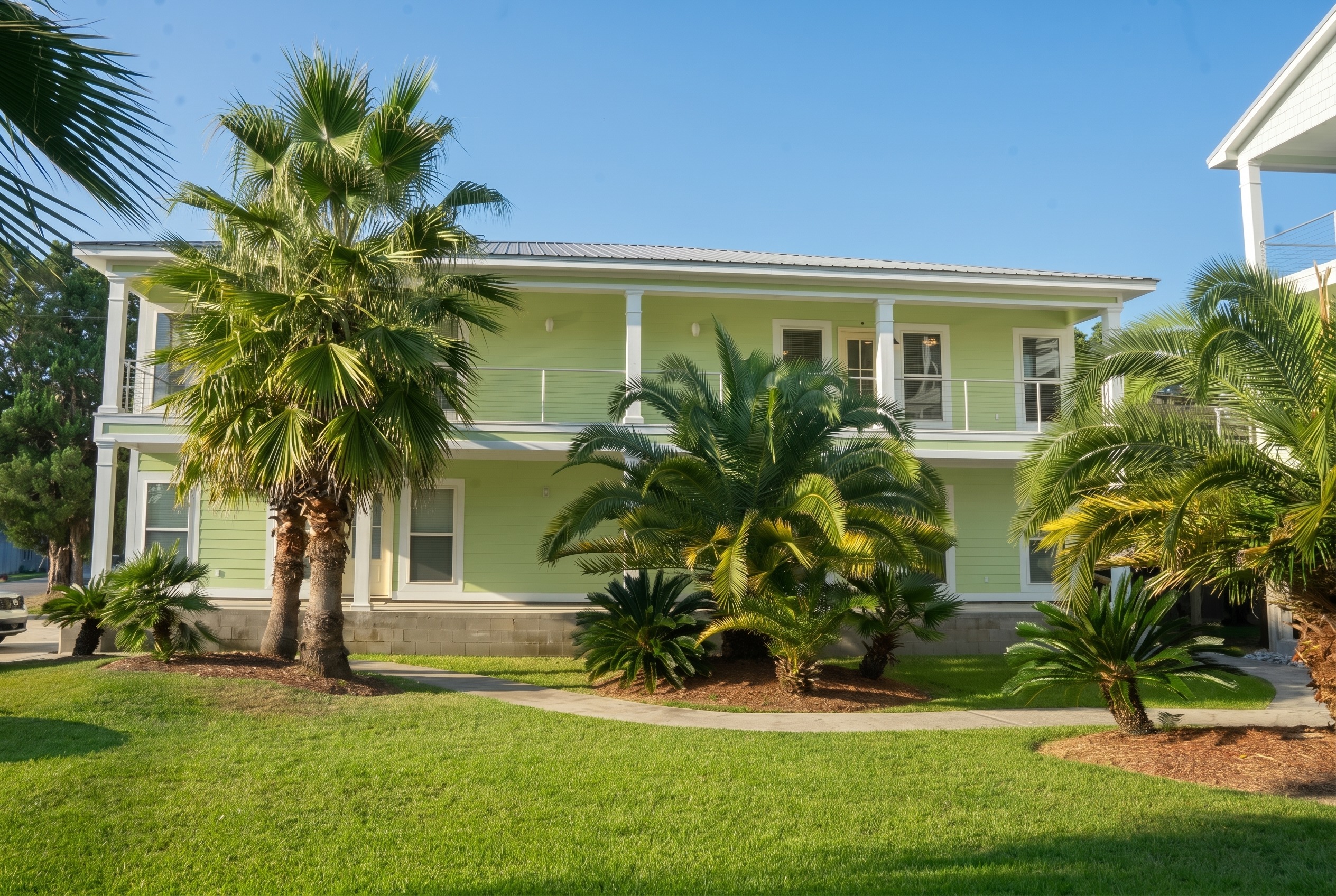 Nice & Spacious Dual Apartments in Moss Point - Apartment