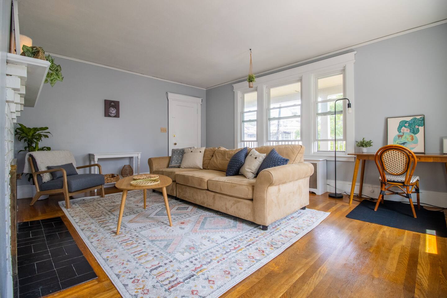 Bright & Spacious 2BR Apt | Utilities WiFi+Parking