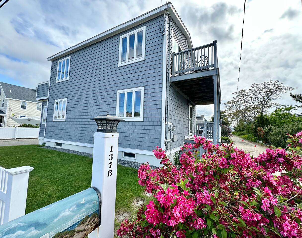 Plum Island Cottage | Easy Beach Access