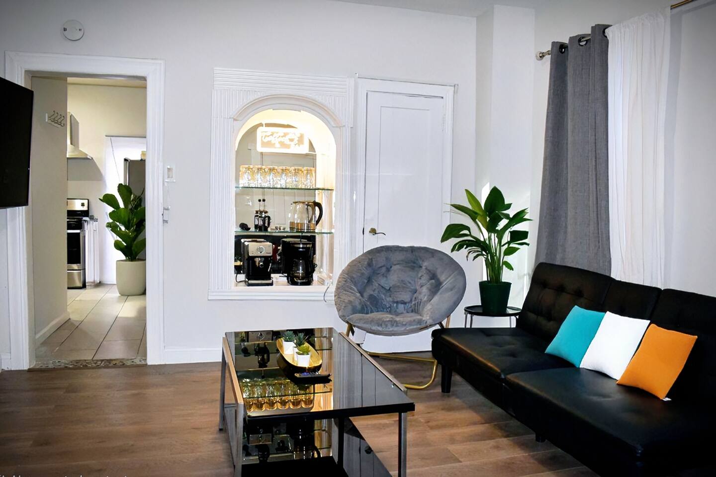 Cozy Cafe, Walk to The Mall, 30min to NYC & 5min to EWR