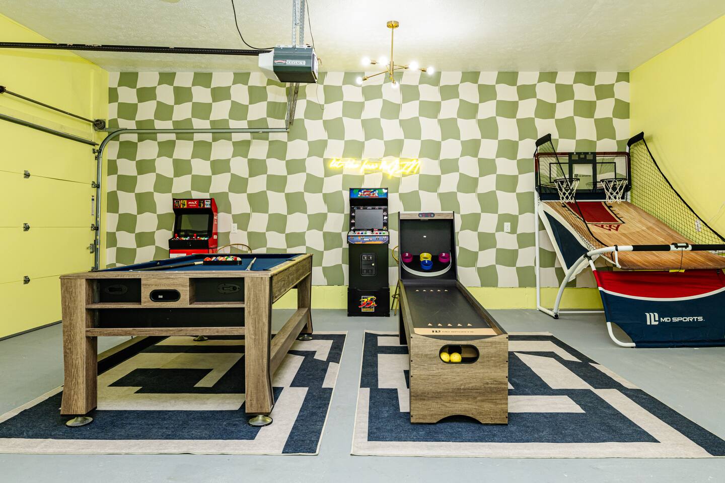 EggChair~KingsIsland~Firepit~GmeRm~2kings~5bd2.5ba