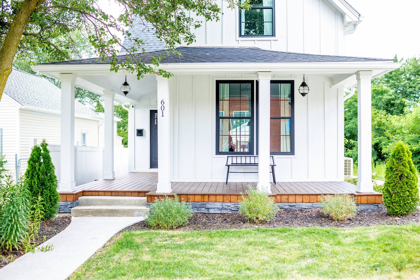 Walk to Notre Dame, heated game room w/ arcade