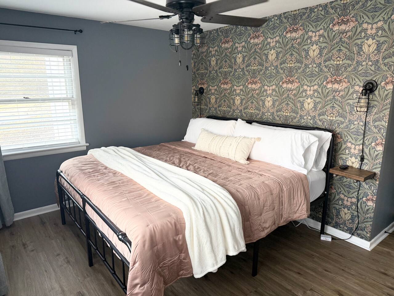 Sandusky Getaway- Lower Apt.- King Bed! 9min to LU