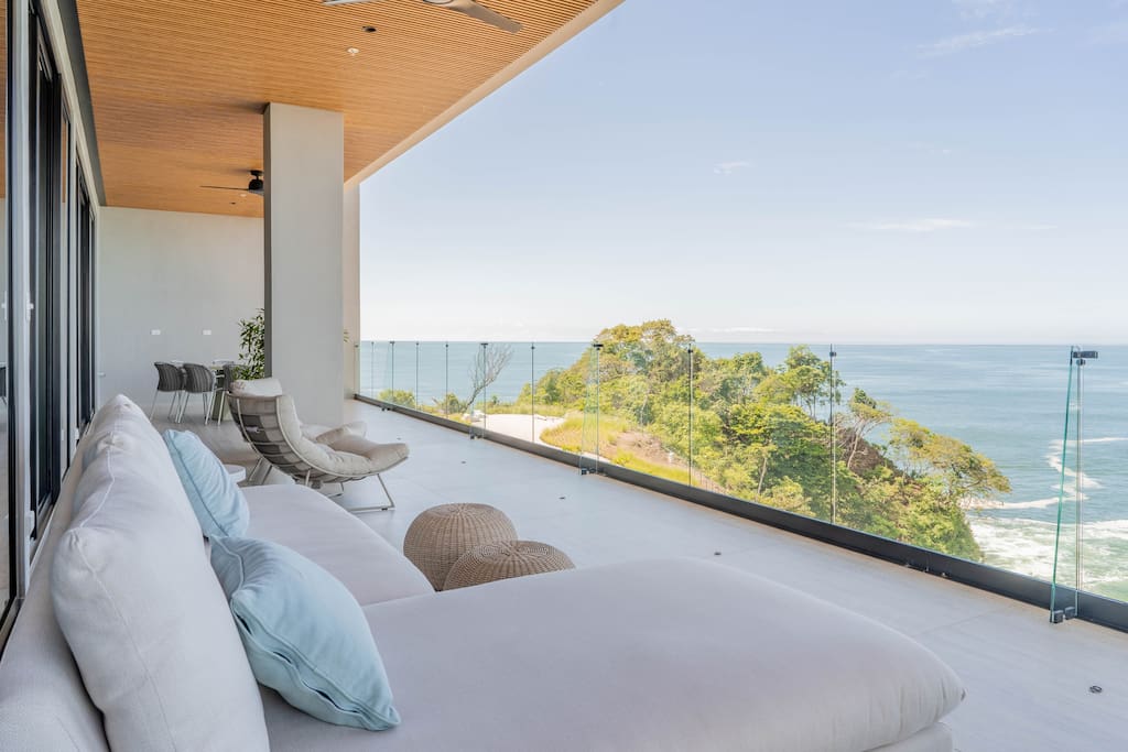 Exclusive Designer Condo w/ 180° Ocean Front