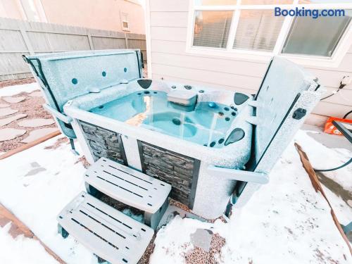 Hot Tub, King Beds, Pet Friendly Close to I25