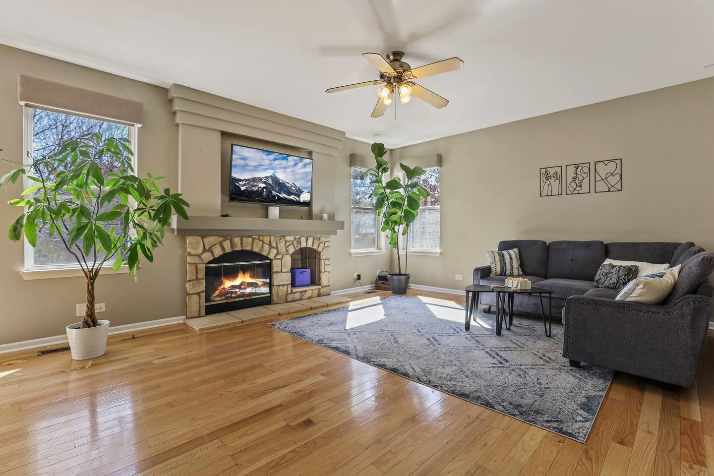 Cloud 9: 5BR-2.5BT- Fully Fenced, 2 Story