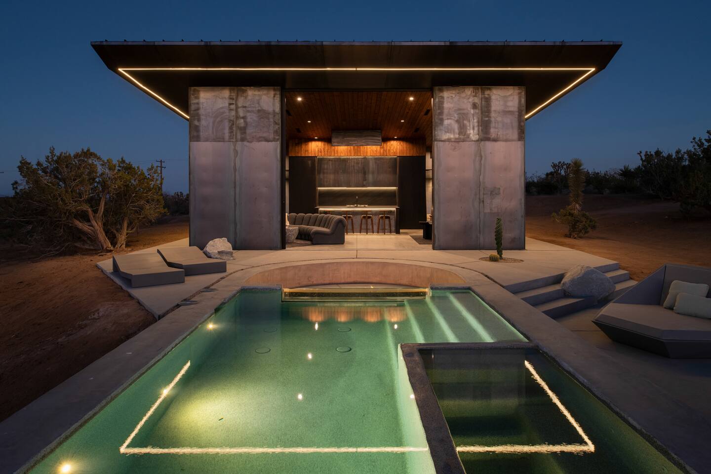 Obsidian - Infinity Pool - Expansive Boulder Views