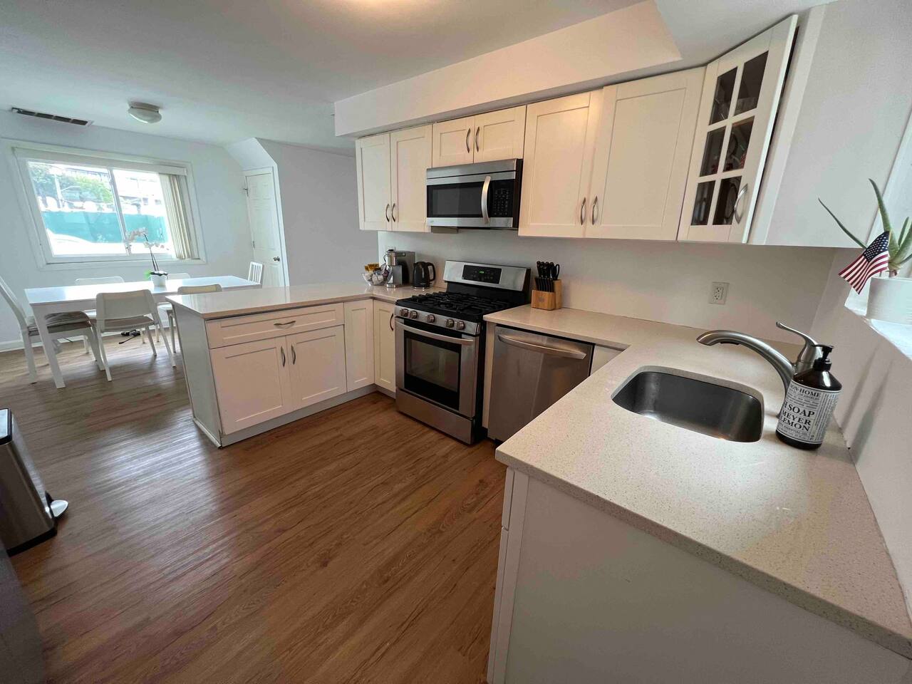 Beach House/2Car Parking/Surf/City/JFK/Train/USB