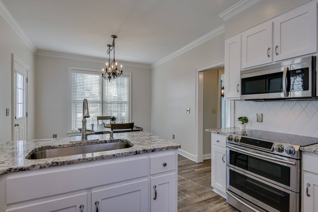 4BR/2.5BA - Spacious Evans Home - Huge Backyard