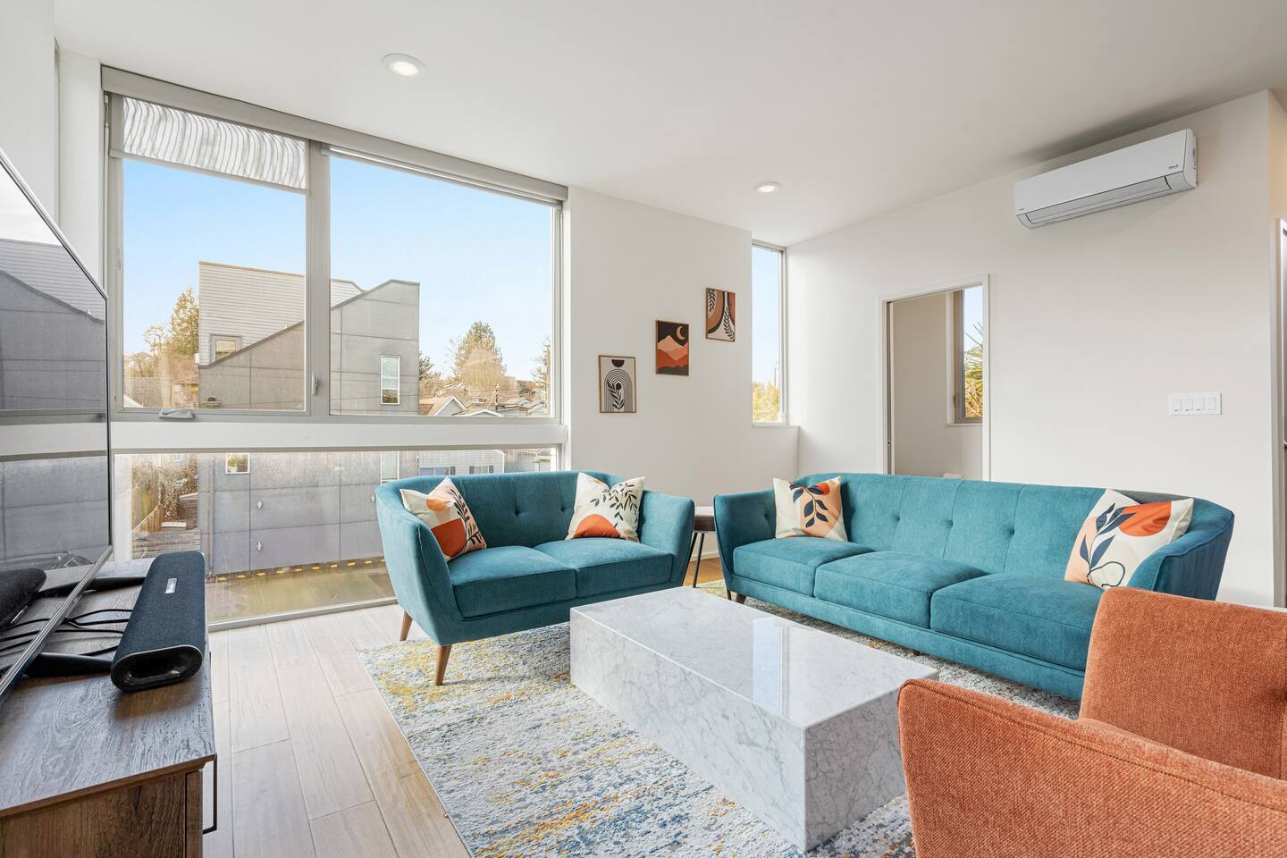 The Rooftop Blue Haven Home w Firepit