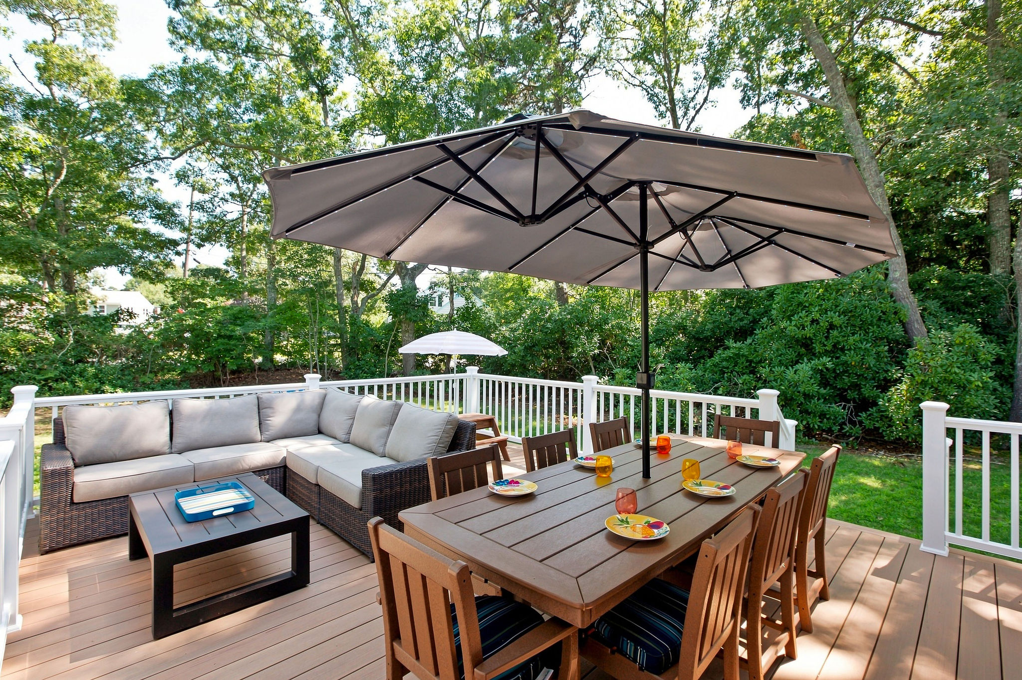 Pond Views- Deck, Firepit, Games, Family Friendly!