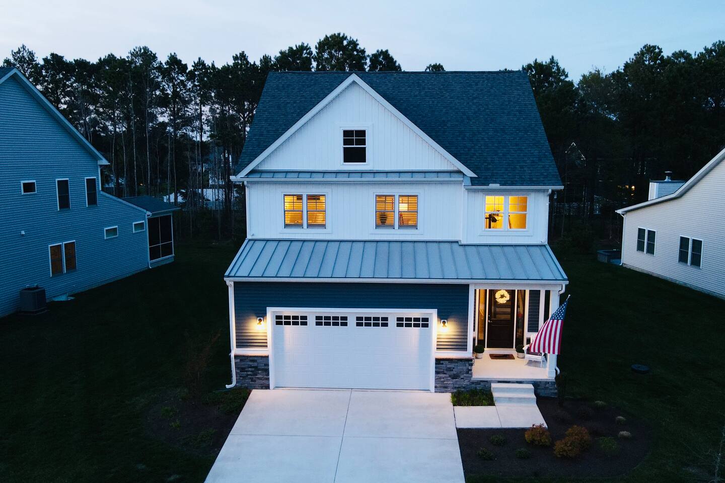 Stingray Harbor House - 4BR - 2 miles to beach