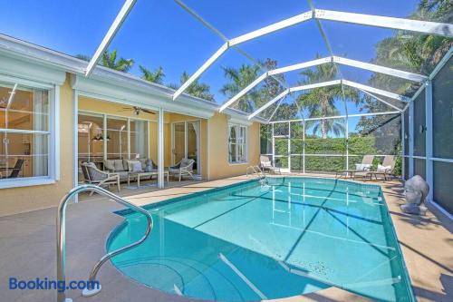 Paradise Escape Luxury Pool w/Game Room King Bed