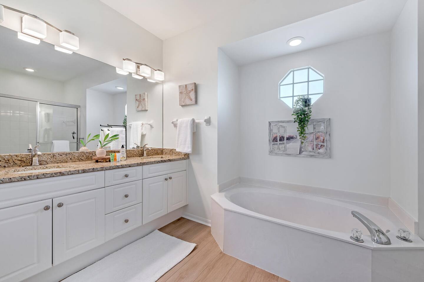 Paradise Escape Luxury Pool w/Game Room King Bed