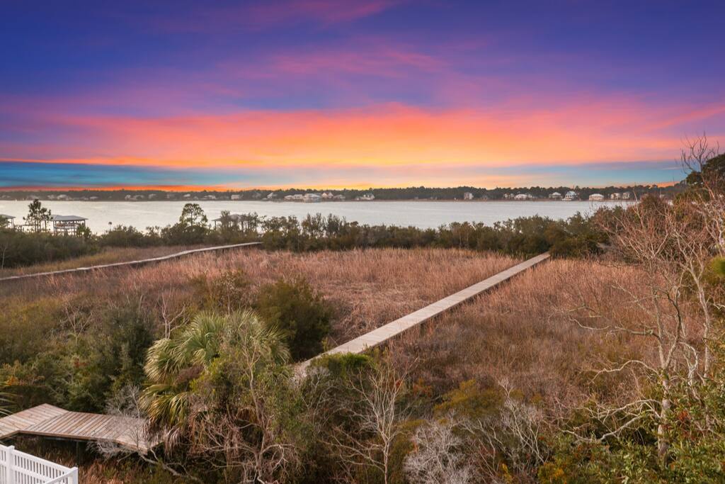 New! Sleeps 12! Heated Pool - Hot Tub - Lagoon