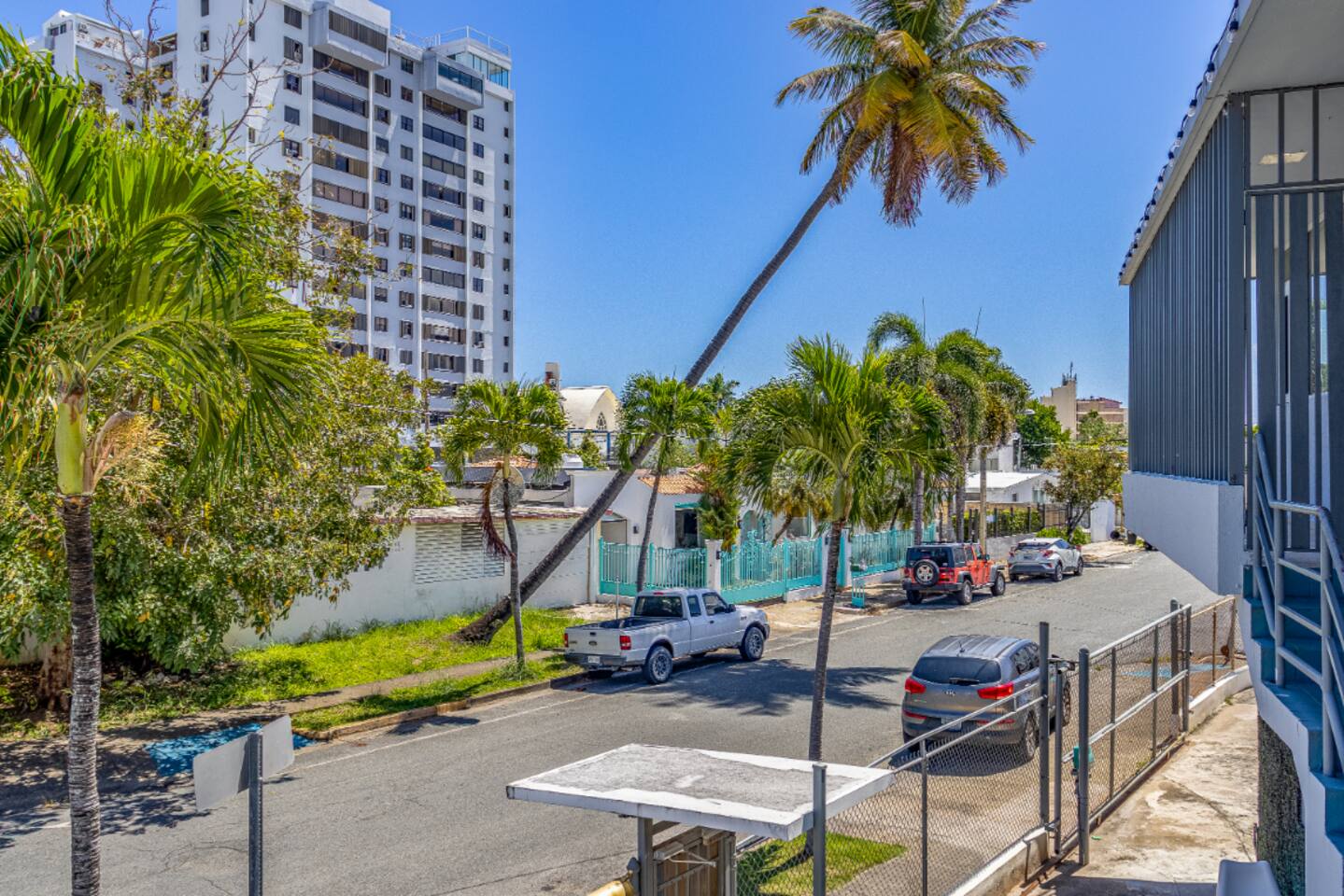 1BR w/Balcony & Ocean View Near Beach & WiFi