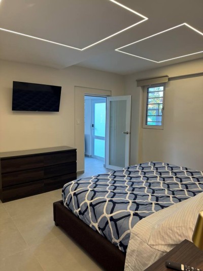 1BR King Suite Near Beach Sleeps 4 w/WiFi in San Juan, PR