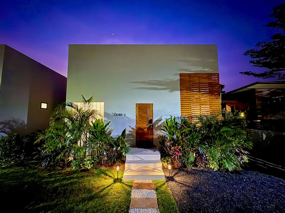 Cozy retreat: Priv Garden with Salt Pool. Soft bed