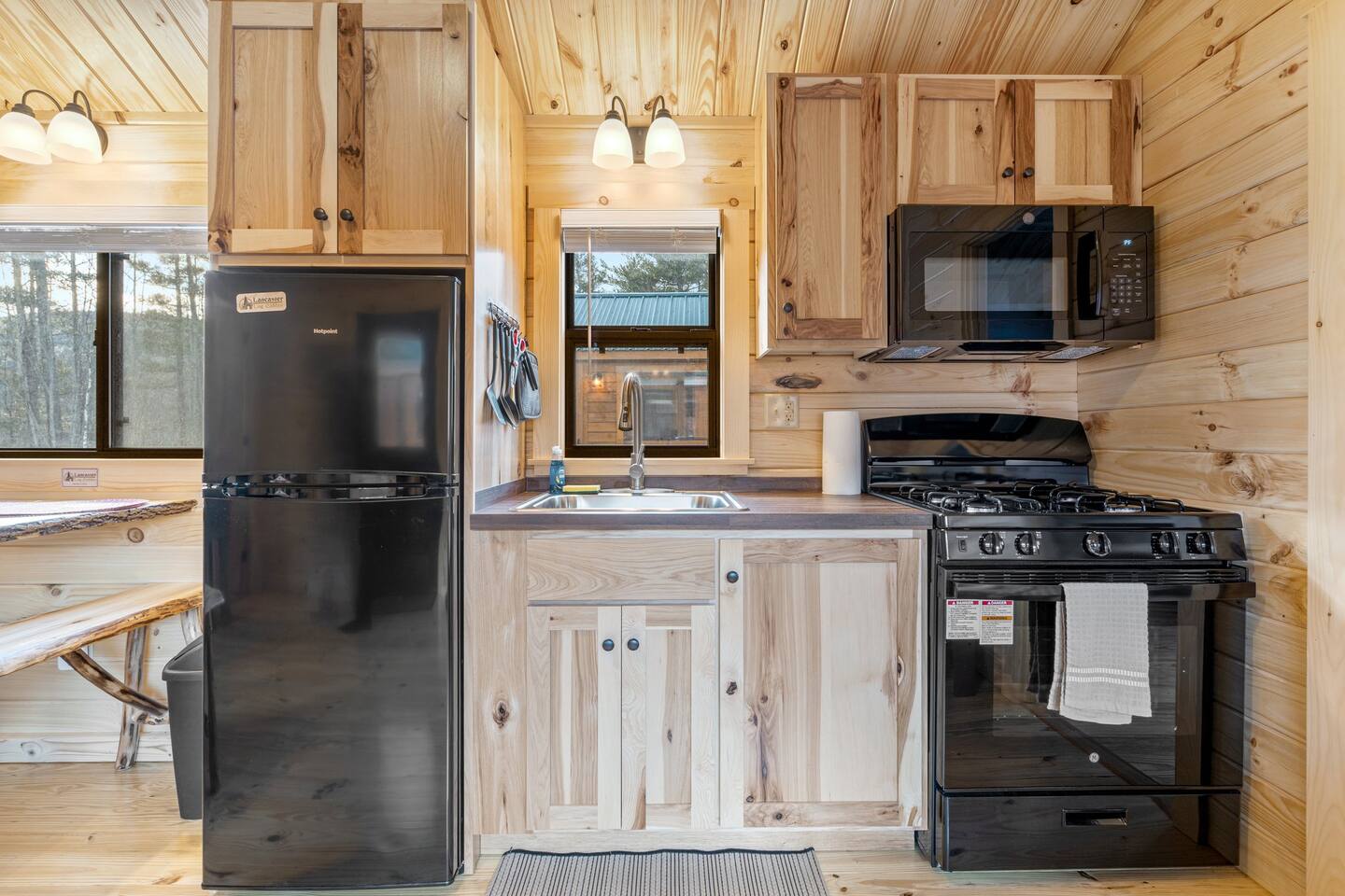 Cozy ski cabin #5 W/ Bunk Room, 5 beds