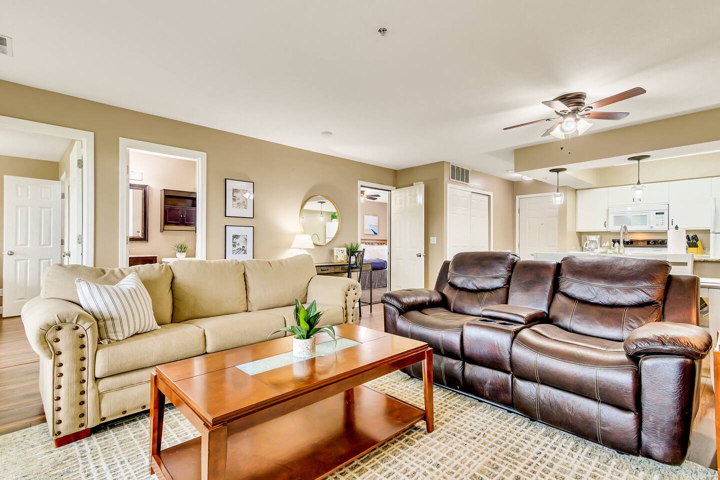 Bright 2BR Condo|Central Branson Location, Sunroom