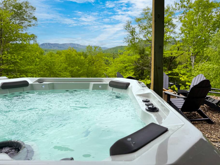 Sauna, Hot Tub, Game Room & Mountain Views