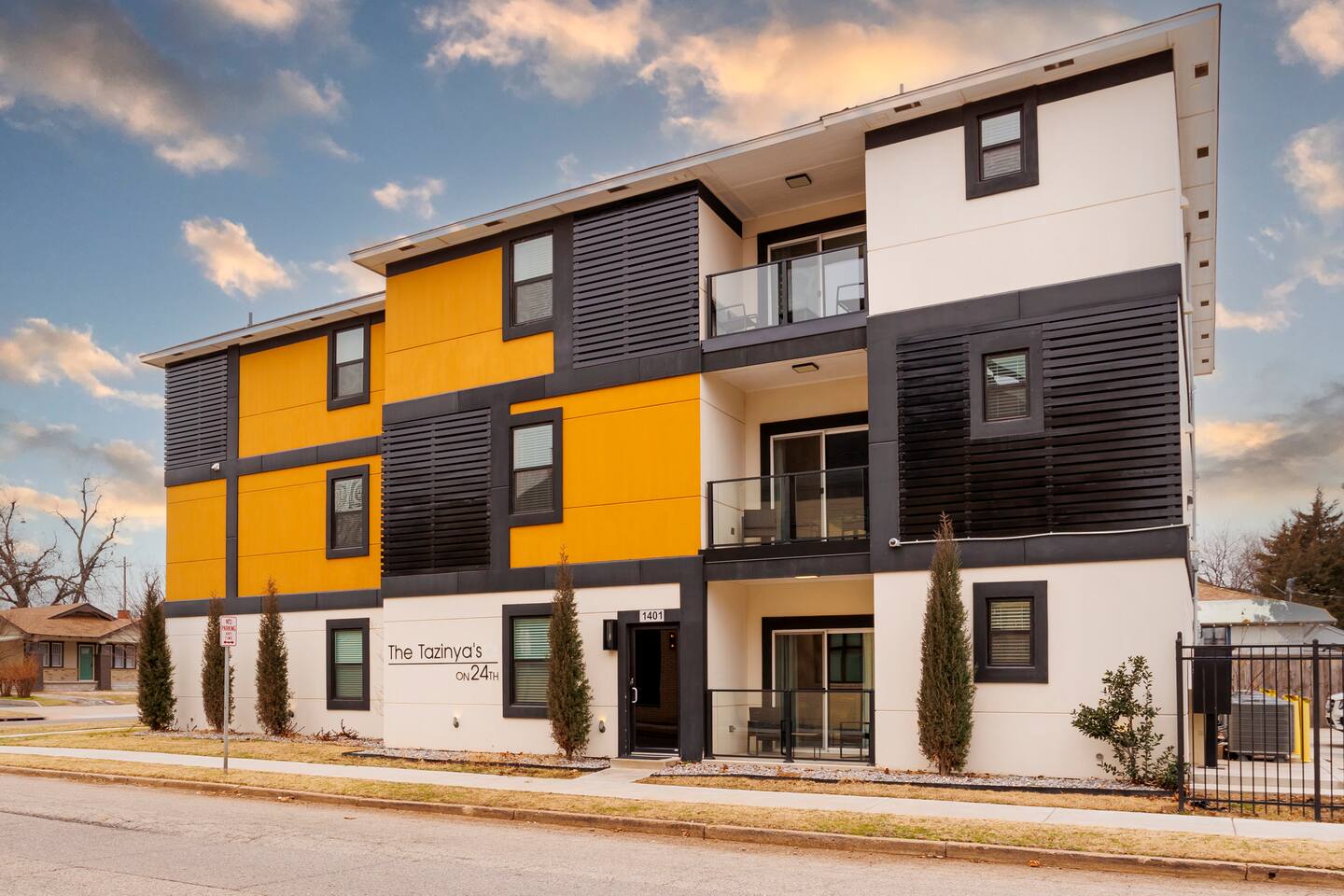 H1-H6 Spacious & Urban Modern Condo - 52 guests!