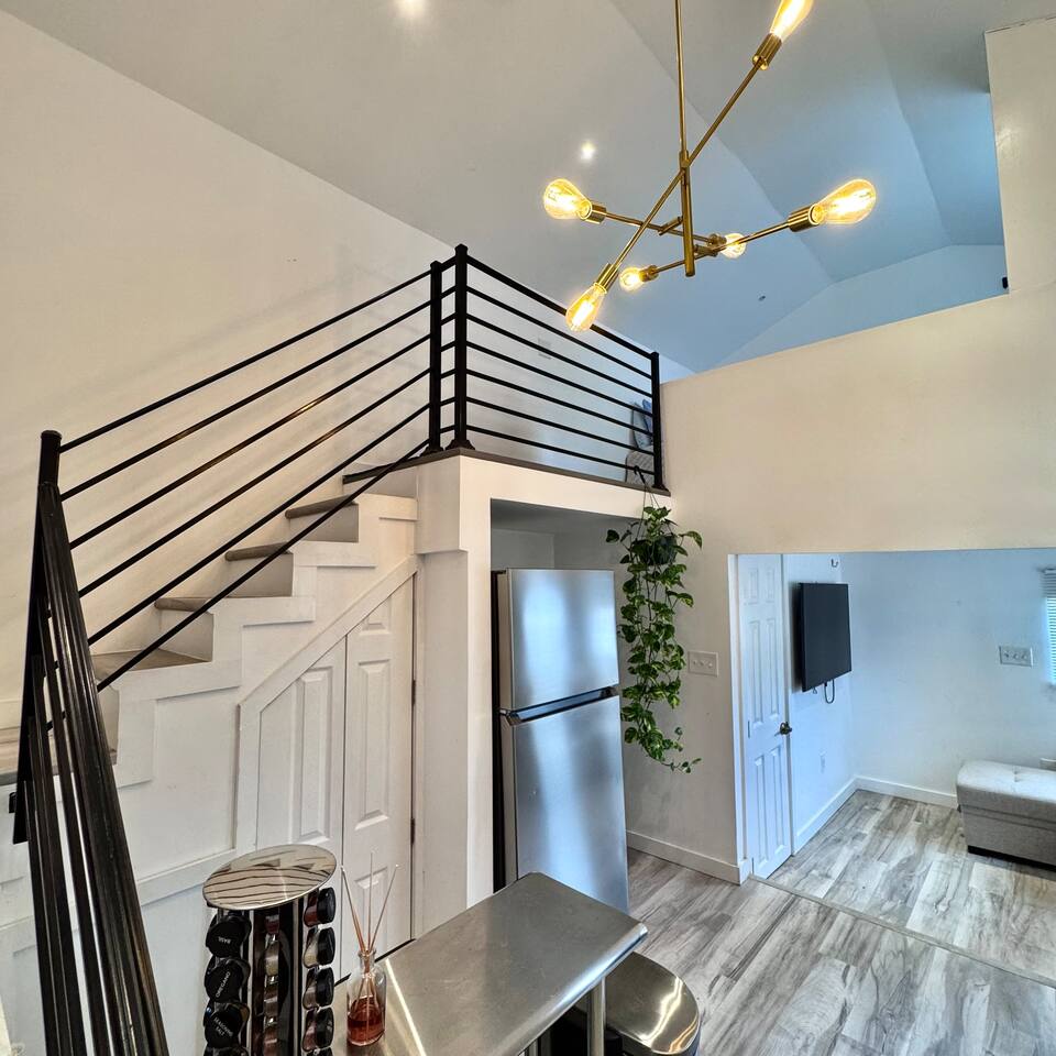 Modern Apartment | Near Lake Pontchartrain