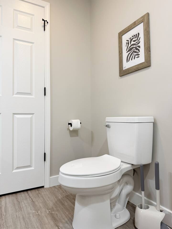 RiverStone Retreat - Newburgh IN Stylish Apartments