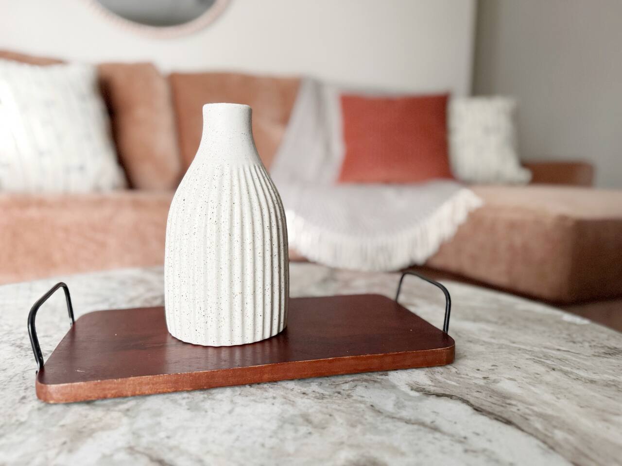 RiverStone Retreat - Newburgh IN Stylish Apartments