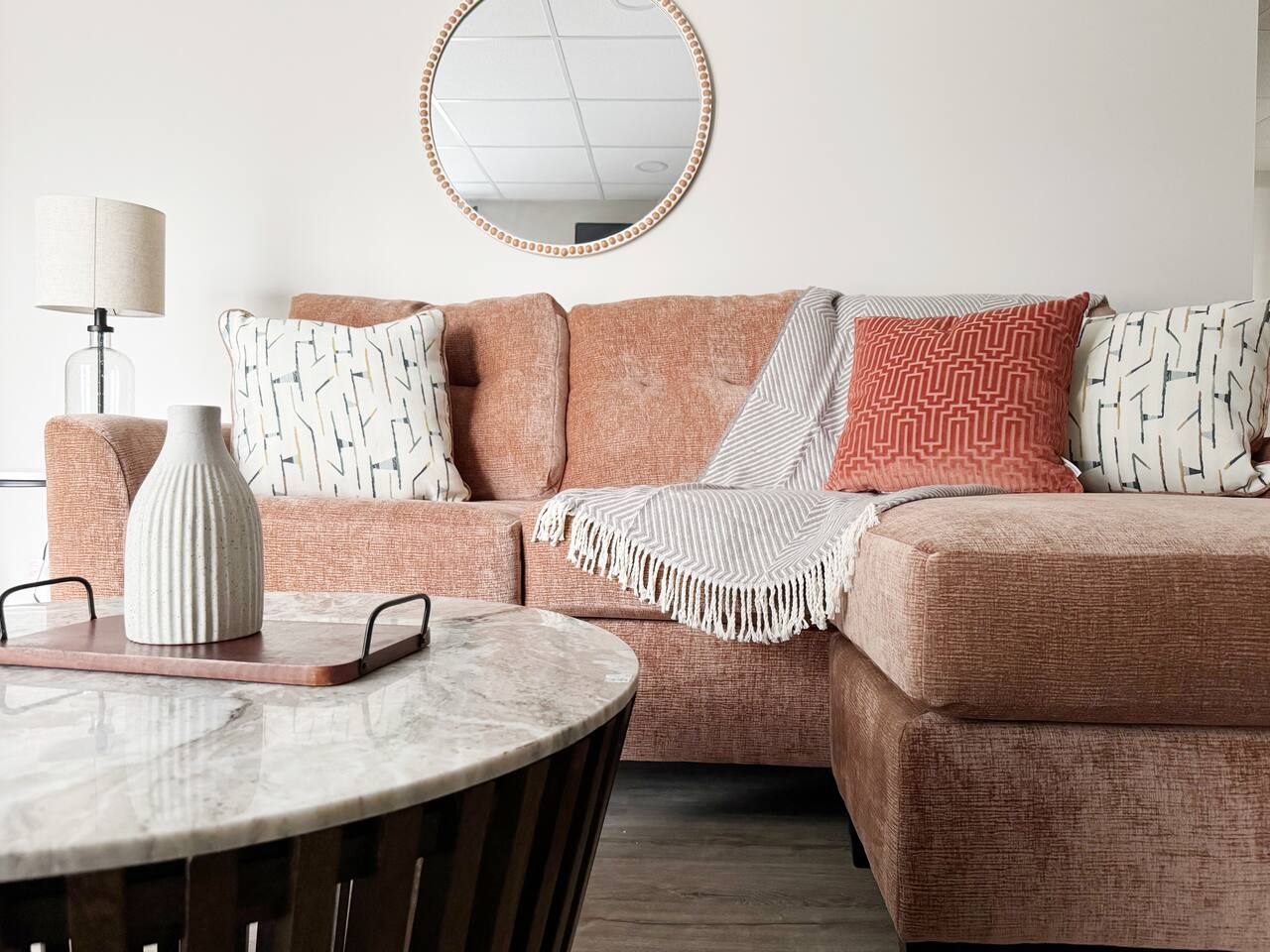 RiverStone Retreat - Newburgh IN Stylish Apartments