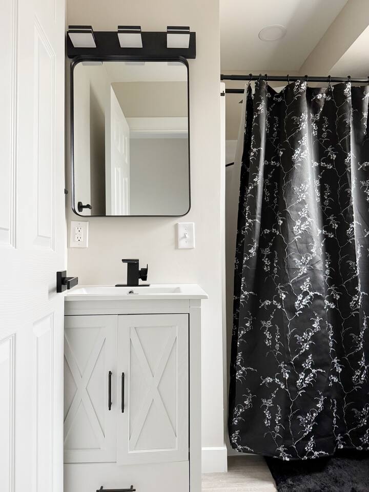 RiverStone A | KING 1BD/1BA Apt in Newburgh