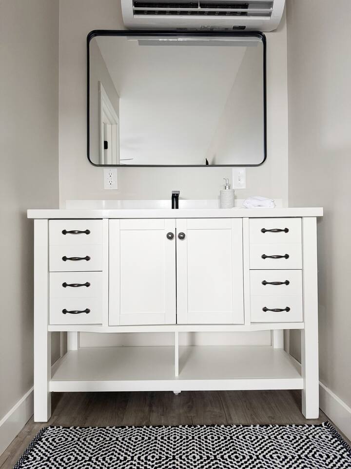 RiverStone A | KING 1BD/1BA Apt in Newburgh