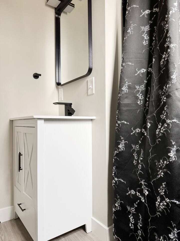 RiverStone A | KING 1BD/1BA Apt in Newburgh