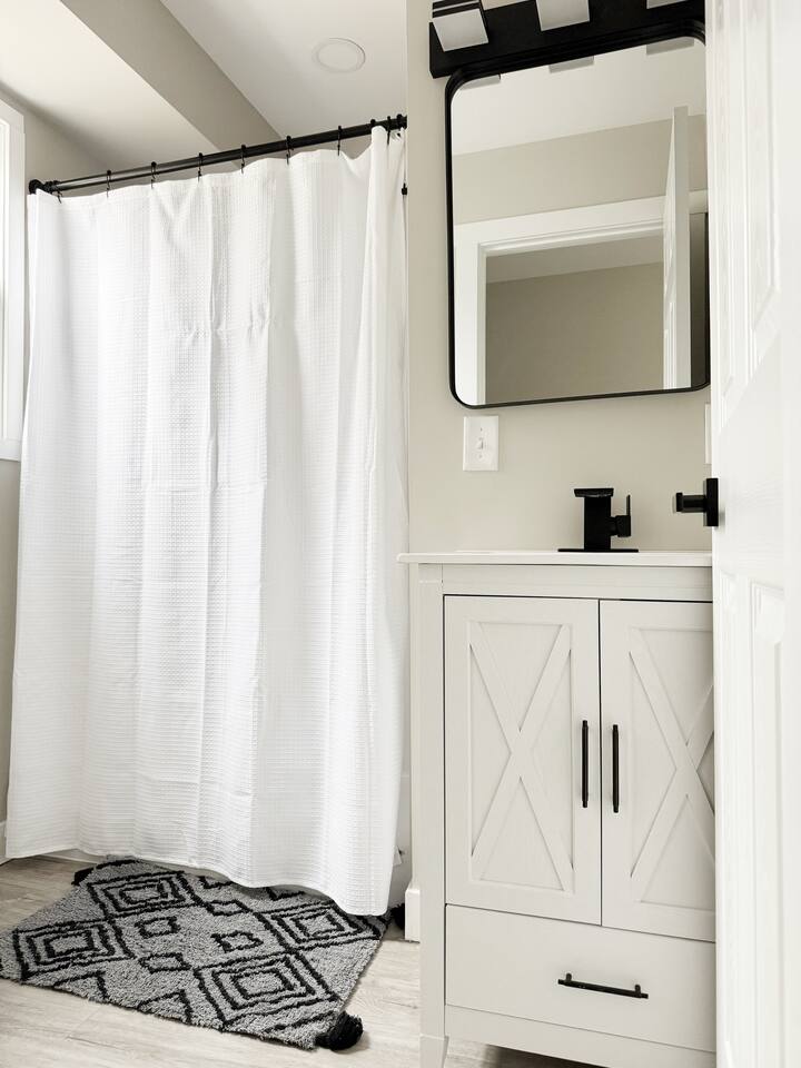 RiverStone B | KING 1BD/1BA Apt in Newburgh photo 5