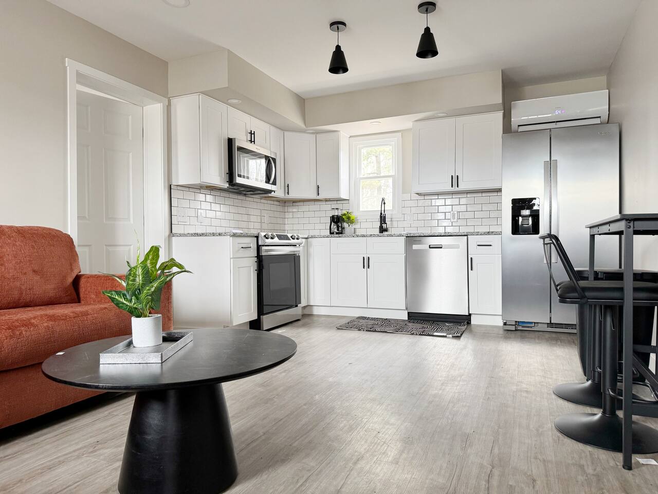 RiverStone B | KING 1BD/1BA Apt in Newburgh photo 4